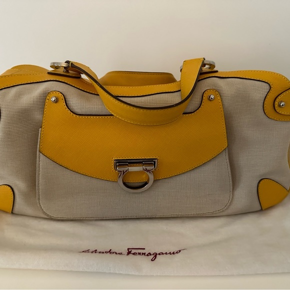 Salvatore Ferragamo summer satchel in great pre-owned condition - Picture 3 of 16